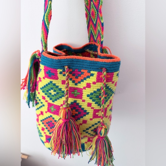 Cinch Top Bucket Bag - Picture 9 of 11